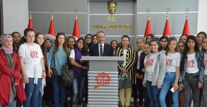 Vali Atik “Biz Anadolu’yuz Projesi” Kapsamında Kocaelili Öğrencilerle Bir Araya Geldi