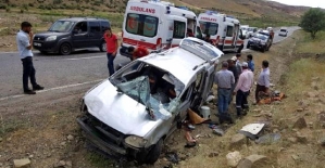 Otomobil Şarampole Devrildi:1 Kişi Öldü, 6 Kişi Yaralandı
