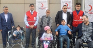 Kızılay'dan Engellilere Tekerlekli Sandalye Desteği