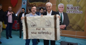 Nihat Hatipoğlu Sevgisi Salonlara Sığmadı