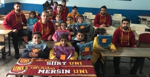 Mersin UltrAslan Taraftar Grubu'ndan Şirvanlı Öğrencilere Ayakkabı Yardımı