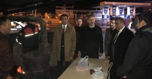 AK Parti Heyeti Yılbaşı Gecesini Polis Noktalarında Geçirdi