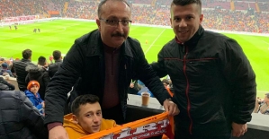 Vali Atik, Galatasaray Taraftarı Engelli Gencin Hayalini Gerçekleştirdi