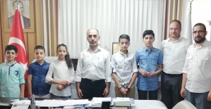 Siirt’te Ramazan ve İnfak Konulu Resim ve Kompozisyon Yarışmasında Dereceye Girenlere Ödül Verildi
