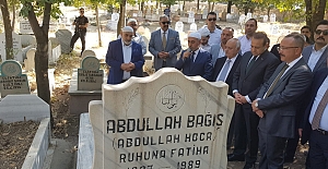 Eski Siirt Belediye Başkanı Abdullah Bağış Mezarı Başında Anıldı