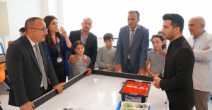 Vali Atik, Bahçeşehir Koleji'nde Robotik Tasarım Sergisini İnceledi