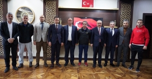 Siirt ASKF Başkanı Akıncı ve Amatör Spor Kulüp Başkanları Vali Atik’i Ziyaret Etti