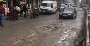 Aydınlar Caddesi Çukurlardan Geçilmiyor