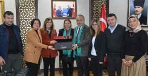 Vali Ali Fuat Atik, "Bu Şehrin Kadınları Rize&Siirt Buluşması” Heyetini Kabul Etti