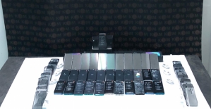 Gümrük Kaçağı 40 Cep Telefonu Ele Geçirildi