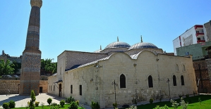 Diyanet İşleri Başkanlığı: 'Cuma Günü ve Kandil Gecesi Camiler Kapalı Tutulacak'