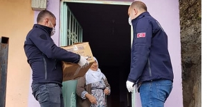 Pervari Belediyesinden 65 Yaş Üstü Vatandaşlara Gıda Yardımı