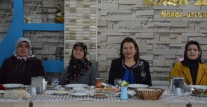 Vali Eşi Fulya Atik, Koruyucu Ailelerle Bir Araya Geldi