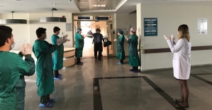 Siirt’te Koronavirüs Tedavisi Tamamlanan 8 Hasta, Alkışlarla Taburcu Oldu