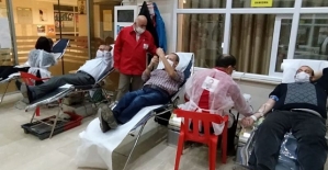 Öğretmenlerden Türk Kızılay'ın Kan Bağışı Kampanyasına Destek