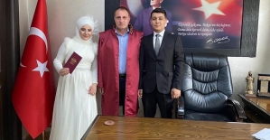 Pervari Belediye Başkanı Tayyar Özcan, Genç Çiftin Nikahını Makamında Kıydı