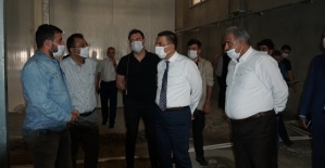 Vali Belediye Başkan V. Hacıbektaşoğlu, İnşaat Çalışması Devam Eden Kesimhaneyi Denetledi
