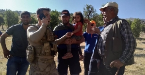 Eruh’ta Kaybolan 3. Yaşındaki Çocuk, Jandarma Tarafından Ağaçlık Alanda Bulundu