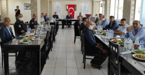 Baykan Kaymakamı/Belediye Başkan V. Mehmet Tunç, Muhtarları Yemekte Ağırladı