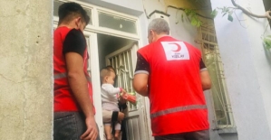 Siirt'te Türk Kızılayı Hijyen Paketi Dağıttı