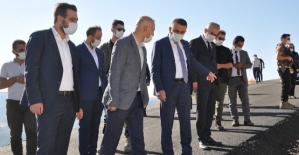 Vali/Belediye Başkan V. Hacıbektaşoğlu, Asfalt Çalışmalarını Yerinde İnceledi