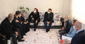 Vali/Belediye Başkan V. Hacıbektaşoğlu ve Eşinden Ev Ziyaretleri