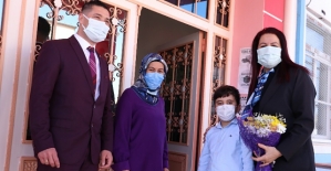 Vali Eşi Güney Hacıbektaşoğlu, Anaokulu Öğrencilerini Ziyaret Etti