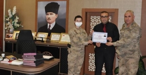 Şirvan Kaymakamı Recep Hasar'dan Jandarma Personeline Başarı Belgesi