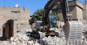 Siirt'te Metruk Binalar Huzur ve Güvenlik İçin Yıkılıyor