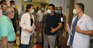 Vali Hacıbektaşoğlu,, Yaralanan Göçmenleri Hastanede Ziyaret Etti