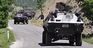 Siirt'te Askeri Aracın Geçişi Sırasında Patlama!
