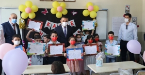 Vali/Belediye Başkan V. Hacıbektaşoğlu, Öğrencilerin Karne Heyecanına Ortak Oldu