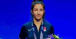 Zehra Demirhan Dünya Gençler Güreş Şampiyonasında Bronz Madalya Kazandı