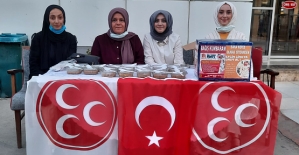 MHP Siirt Kadın Kolları Aşure Dağıttı