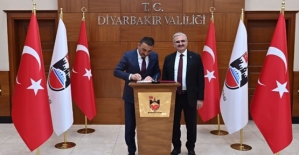 Vali Hacıbektaşoğlu, Diyarbakır Valisi Karaloğlu'nu Ziyaret Etti