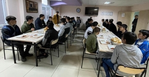 Kaymakam Yerlikaya ve Başkan Özcan Öğrencilerle Bir Araya Geldiler