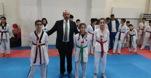 Gençlik ve Spor İl Müdürü Olgaç, Başarılı Sporcuları Ödüllendirdi