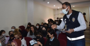 Siirt'te Öğrencilere Polislik Mesleği Tanıtıldı