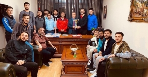 Osman Ören, Türkiye Şampiyonu Olan Siirt KYK Voleybol Takımını Ağırladı