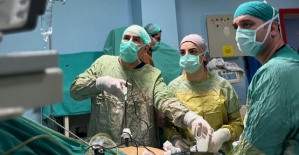 Dr.Önder Altaş, Safra Kesesi Ameliyatı İle Göbek Fıtığı Ameliyatını Tek Seansta Gerçekleştirdi