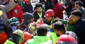 Cumhurbaşkanı Erdoğan, Siirt'ten Deprem Bölgelerine Arama Kurtarmaya Giden Öğretmenleri Paylaşarak Teşekkür Etti