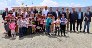 Vali Hacıbektaşoğlu, Baykan’da Köy Okullarını Ziyaret Etti, Vatandaşların Taleplerini Dinledi