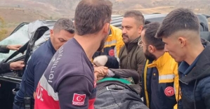Siirt'te Takla Atan Araçta Sıkışan Sürücüyü Ekipler Kurtardı