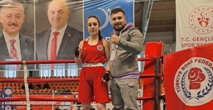 Zilan Kızmaz, Türkiye Boks Şampiyonasında Yarı Finale Yükseldi
