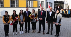 Vali Kızılkaya, Yenilenerek Yapımı Tamamlanan Siirt Atatürk Anadolu Lisesini Ziyaret Etti