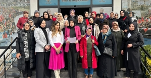AK Parti Kadın Kolları Kadınlar Günü'nü Kutladı 