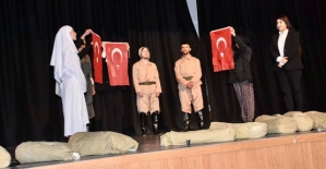 Siirt’te “Çanakkale Zaferi ve Hilal-i Ahmer” Adlı Tiyatro Oyunu Sahnelendi