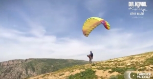 Turizm Haftasında Siirt'te Yamaç Paraşütü Etkinliği Düzenlendi