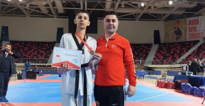 Türkiye Gençler Taekwondo Şampiyonasında Mehmetçik Spor Kulübü Sporcusu Veysel Halil Göze Türkiye 2. Oldu