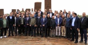 YÖK Başkanı Özvar, İhtisas Üniversiteleri Rektörleri İle Birlikte Bitlis’in Tarihi ve Turistik Alanlarını Ziyaret Etti